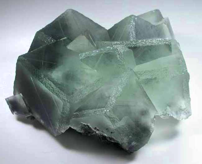 Fluorite with internal phantom-growth zoning from Xianghualing Cassiterite Mine, Hunan, China