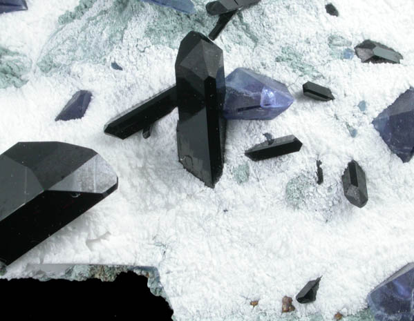 Benitoite, Neptunite, Joaquinite-(Ce) on Natrolite from Benitoite Gem Mine, New Idria District, San Benito County, California (Type Locality for Benitoite and Joaquinite-(Ce))