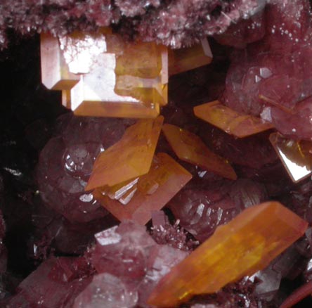 Wulfenite, Quartz, Willemite from Sierra de Los Lamentos, Chihuahua, Mexico