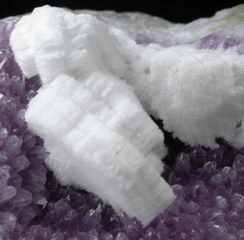 Calcite on Amethyst Quartz from Guanajuato Silver Mining District, Guanajuato, Mexico