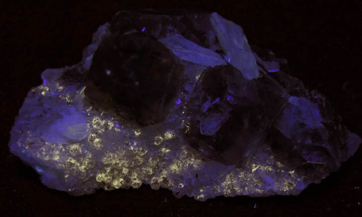 Apophyllite and Stilbite on Quartz from Nashik District, Maharashtra, India