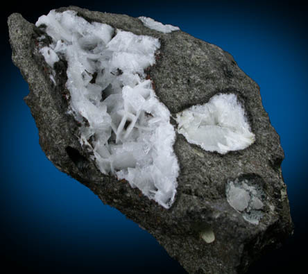 Levyne and Analcime from Beech Creek Quarry, Mount Vernon, Grant County, Oregon