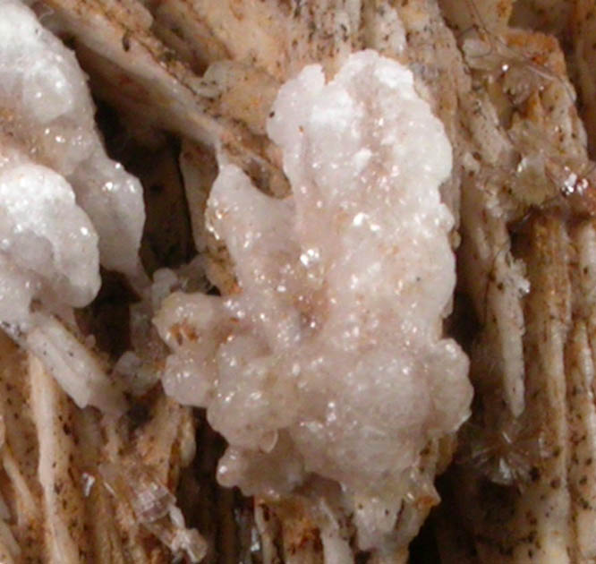 Barite with Hemimorphite from Coldstones Quarry, Pateley Bridge District, North Yorkshire, England