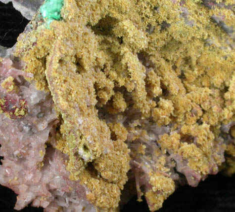 Tsumcorite and Willemite from Tsumeb Mine, Otavi-Bergland District, Oshikoto, Namibia (Type Locality for Tsumcorite)