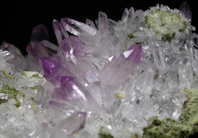 Quartz var. Amethyst with Epidote from Piedra Parada, near Las Vigas, Tatatila, Veracruz, Mexico