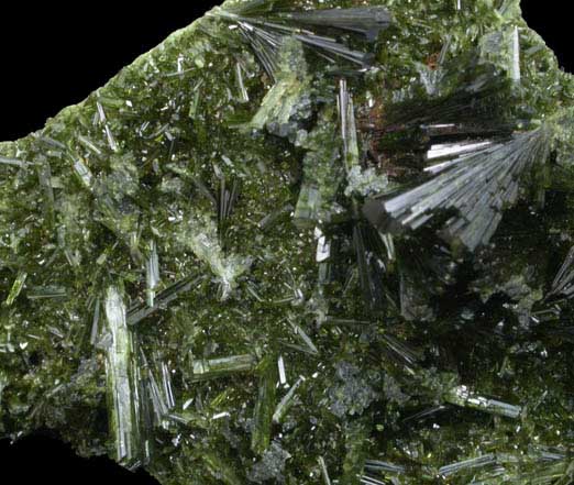 Epidote from Barranc de les Collades, Casterner de les Olles, Tremp, Spain