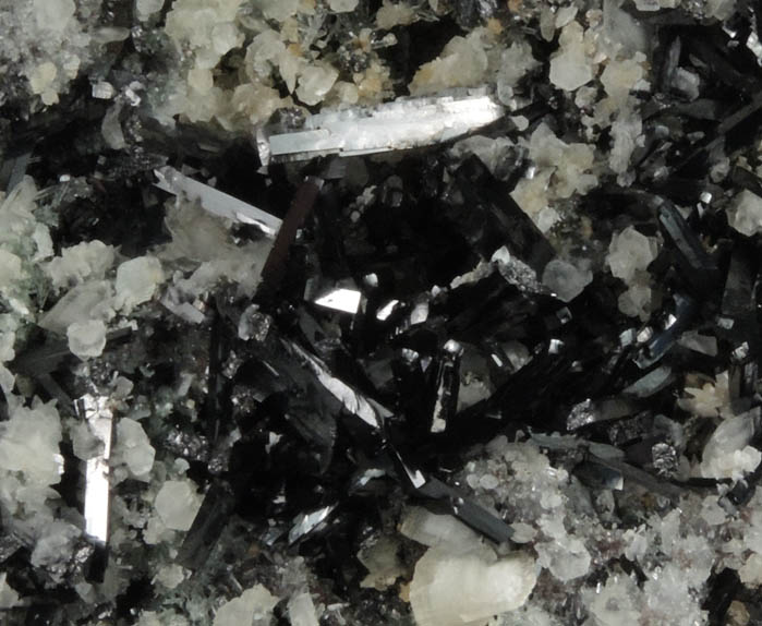 Ferberite (twinned crystals) from Tlerza, Romania