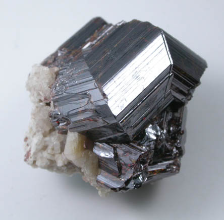 Rutile var. Knee-twin from Lac McGregor, Qubec, Canada