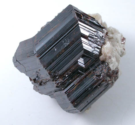 Rutile var. Knee-twin from Lac McGregor, Qubec, Canada