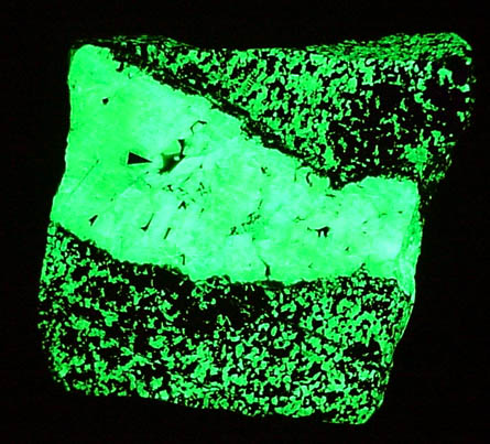 Sarkinite in green Willemite vein in Franklinite from Franklin, Sussex County, New Jersey (Type Locality for Franklinite)