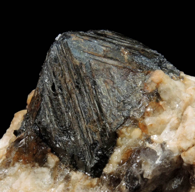 Magnetite in quartz-albite from Route 9 road cut, Beaver Meadow Road exit, Haddam, Middlesex County, Connecticut