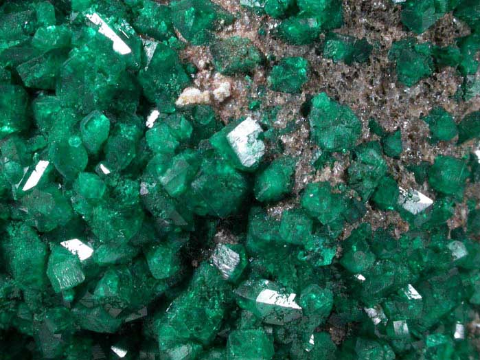 Dioptase on Calcite from Altyn-Tyube, 66 km east of Karagandy, Karaganda Oblast', Kazakhstan (Type Locality for Dioptase)