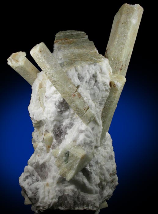 Beryl in Albite with Fluorapatite var. Manganapatite from Beauregard Quarry, Alstead, Cheshire County, New Hampshire