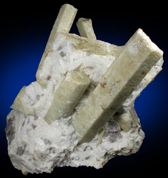 Beryl in Albite with Fluorapatite var. Manganapatite from Beauregard Quarry, Alstead, Cheshire County, New Hampshire