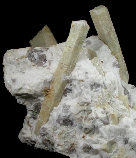 Beryl in Albite with Fluorapatite var. Manganapatite from Beauregard Quarry, Alstead, Cheshire County, New Hampshire