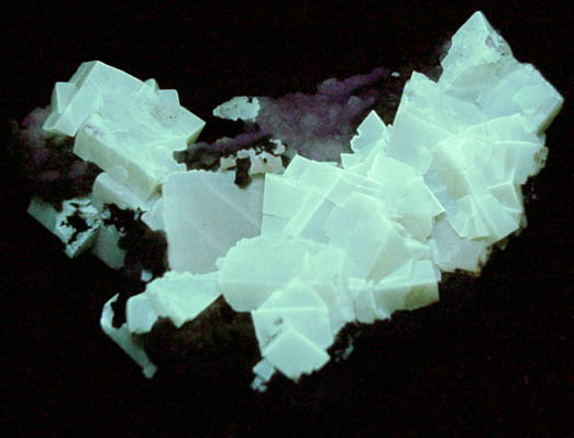 Calcite with Analcime from Gopher Valley Quarry, 16 km southwest of McMinnville, Yamhill County, Oregon