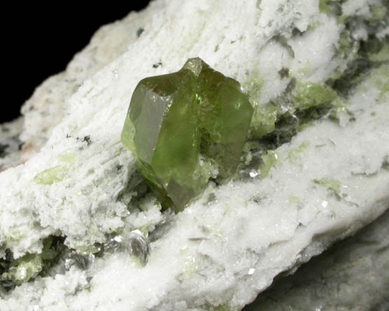 Titanite and Muscovite on Albite from Dusso, Braldu Valley, Baltistan, Gilgit-Baltistan, Pakistan