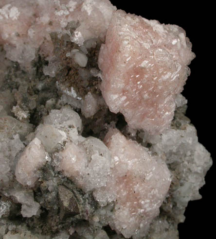 Chabazite-Ca, Apophyllite, Natrolite, Calcite from Upper New Street Quarry, Paterson, Passaic County, New Jersey