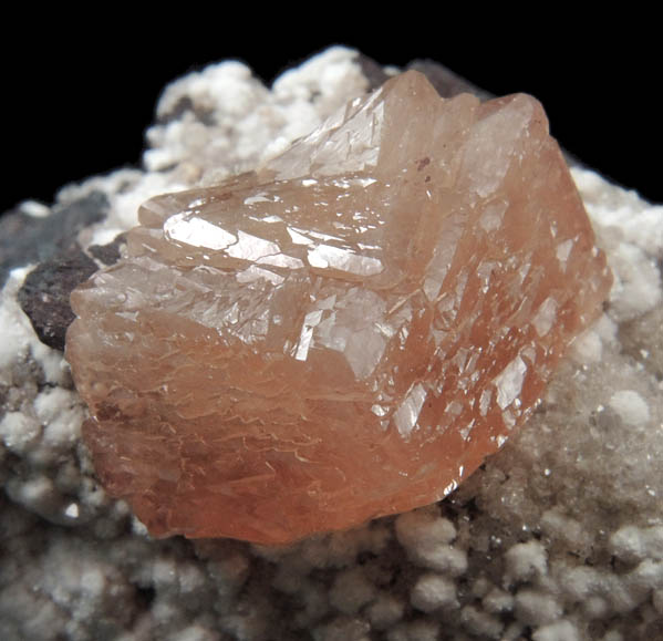 Olmiite on Oyelite and Calcite from N'Chwaning II Mine, Kalahari Manganese Field, Northern Cape Province, South Africa (Type Locality for Olmiite)