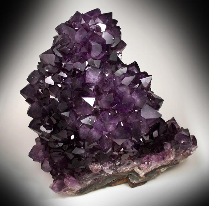 Quartz var. Amethyst Quartz from Catalan Agate-Amethyst District, Southern Paran Basalt Basin, Artigas, Uruguay