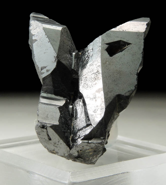 Ferberite (twinned crystals) from Rosario Mine, Cerro Tazna, Potosí Department, Bolivia