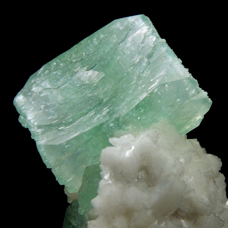 Apophyllite and Heulandite from Lonavala, Maharashtra, India