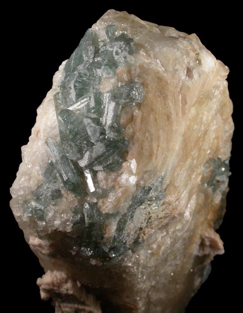 Hydroxylherderite with Fluorapatite from Campina Grande, Paraba, Brazil