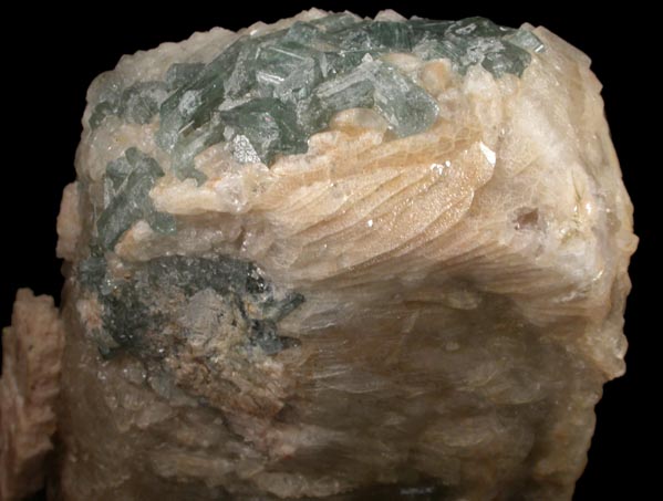 Hydroxylherderite with Fluorapatite from Campina Grande, Paraba, Brazil