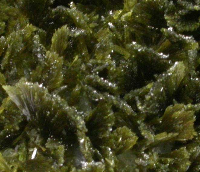 Clinozoisite var. Pistacite from Alicante, Comunidad Valenciana, Spain