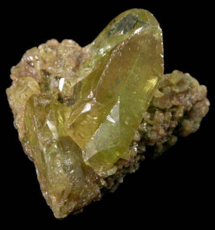 Titanite (twinned crystals) from Capelinha, Minas Gerais, Brazil