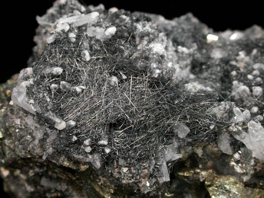 Boulangerite-Jamesonite on Arsenopyrite and Quartz from Mina Noche Buena, Zacatecas, Mexico