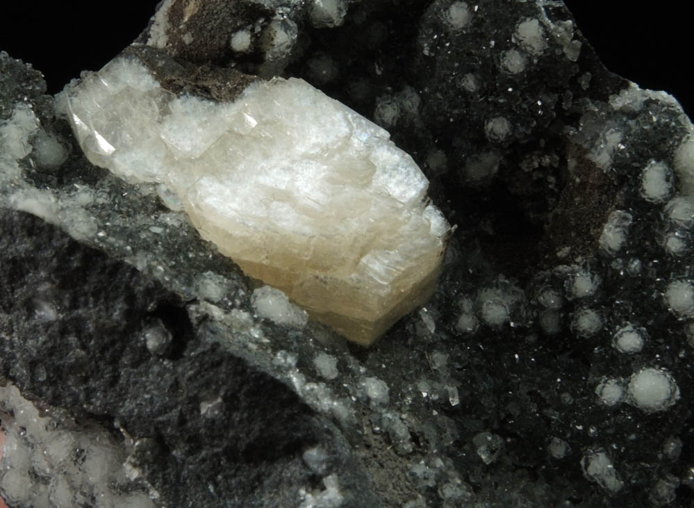 Heulandite on Quartz over Stellerite from Braen's Quarry, Haledon, Passaic County, New Jersey