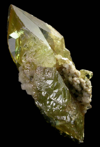 Titanite (V-twinned crystals) from Capelinha, Minas Gerais, Brazil