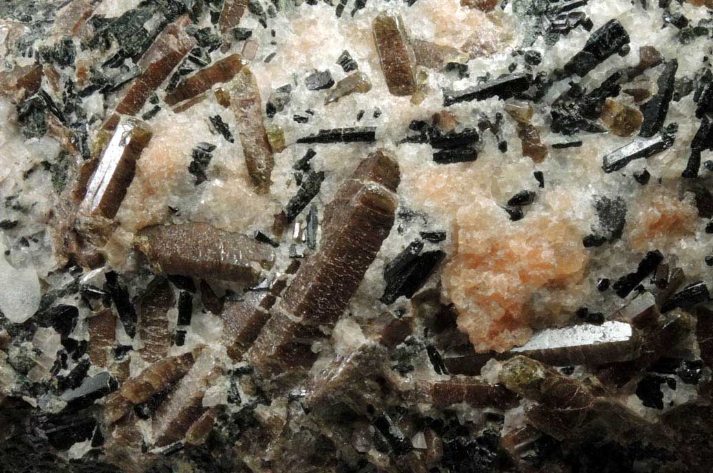 Fluorapatite with Hornblende in Calcite from Yates Mine, Otter Lake, Qubec, Canada