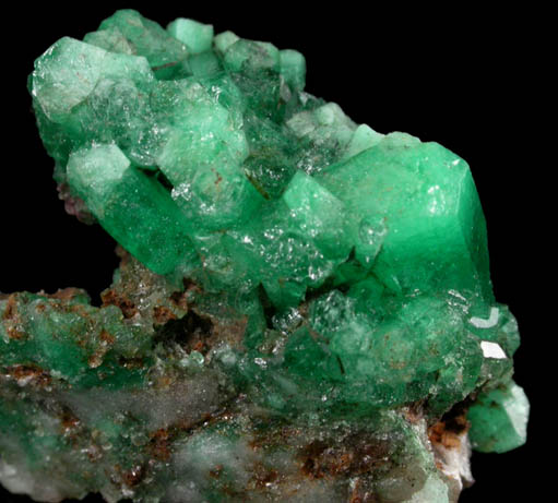 Beryl var. Emerald on Quartz from Peña Blanca Mine, San Pablo de Borbur, Vasquez-Yacopí District, Boyacá Department, Colombia