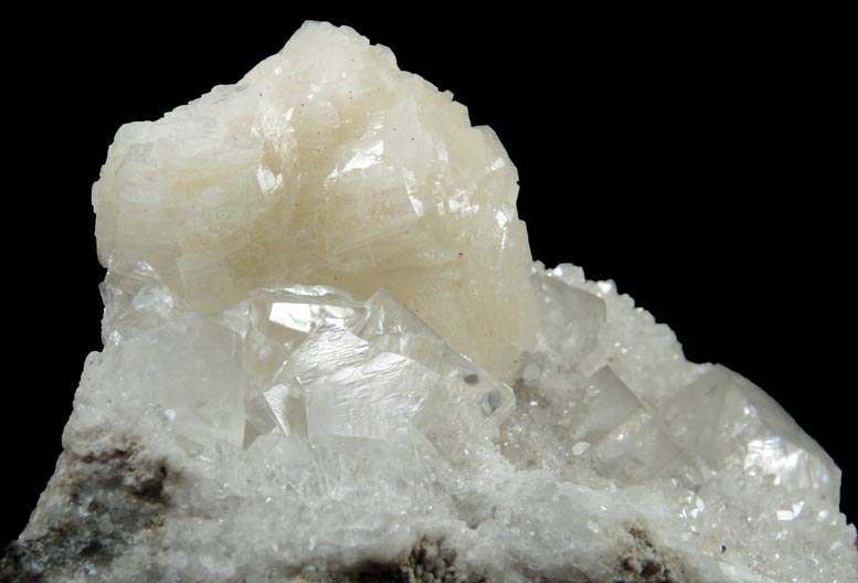 Heulandite, Calcite, Quartz from Prospect Park Quarry, Prospect Park, Passaic County, New Jersey