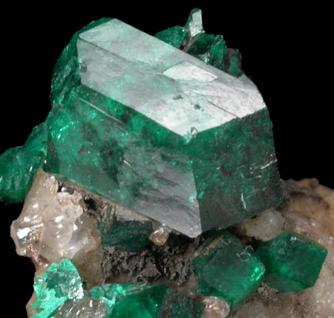 Dioptase on Calcite from Altyn-Tyube, 66 km east of Karagandy, Karaganda Oblast', Kazakhstan (Type Locality for Dioptase)