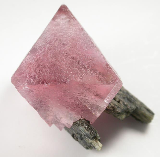 Fluorite with Hedenbergite from Huanggang Mine, Kèshíkèténg Qí, Chifeng, Inner Mongolia, China