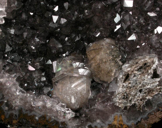 Quartz Geode with Calcite from Las Choyas, Chihuahua, Mexico