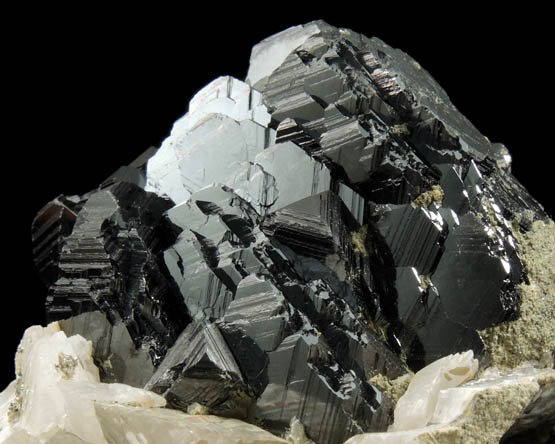 Sphalerite on Calcite from Dalnegorsk, Primorskiy Kray, Russia
