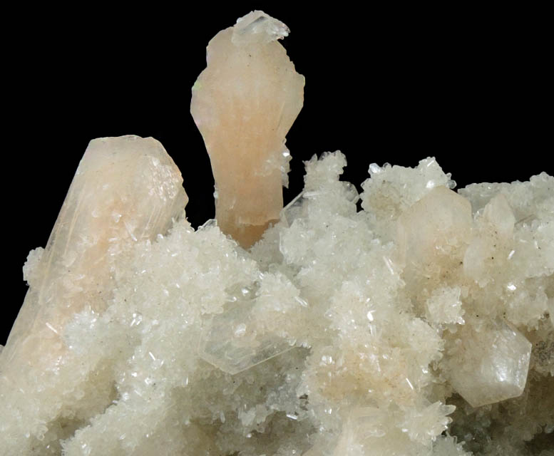 Stilbite on Quartz epimorphs after Laumontite over Calcite from Pune District, Maharashtra, India