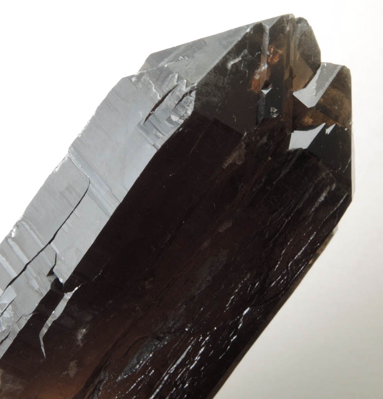 Quartz var. Smoky Quartz (Dauphin Law Twins) from Moat Mountain, west of North Conway, Carroll County, New Hampshire