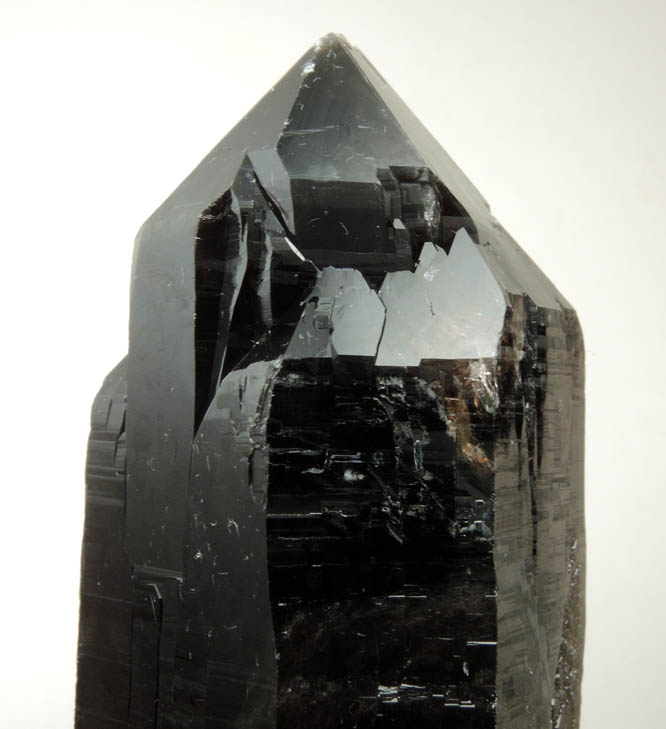 Quartz var. Smoky Quartz (Dauphin-law twin) from Moat Mountain, west of North Conway, Carroll County, New Hampshire