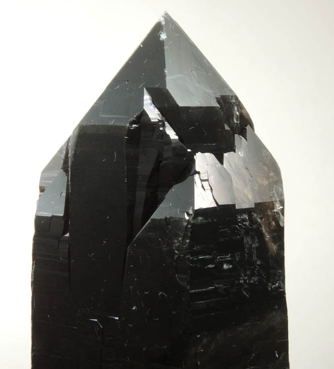 Quartz var. Smoky Quartz (Dauphin-law twin) from Moat Mountain, west of North Conway, Carroll County, New Hampshire