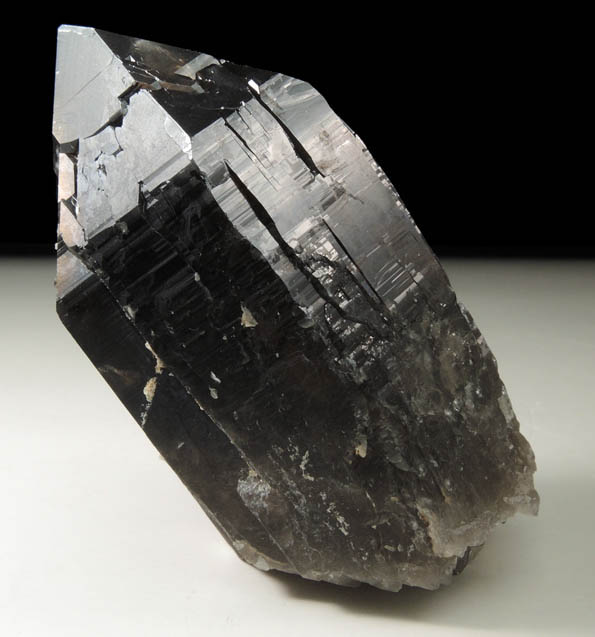 Quartz var. Smoky Quartz (Dauphin Law Twins) from Moat Mountain, west of North Conway, Carroll County, New Hampshire