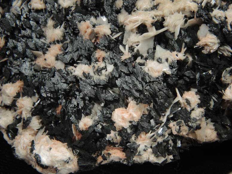 Barite on Manganite from Hurley, Iron County, Wisconsin