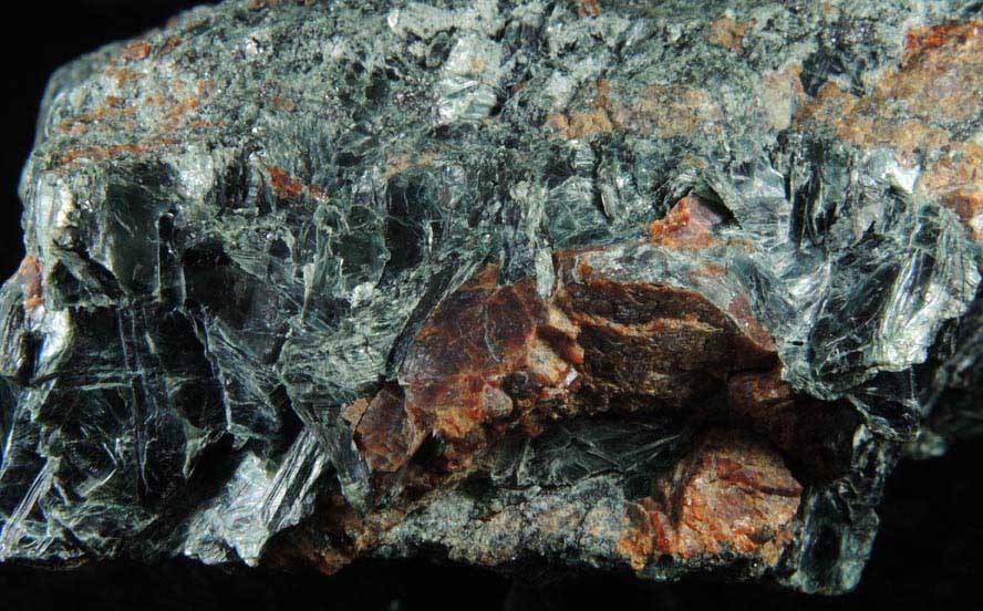 Clinochlore with Chondrodite from Tilly Foster Iron Mine, near Brewster, Putnam County, New York