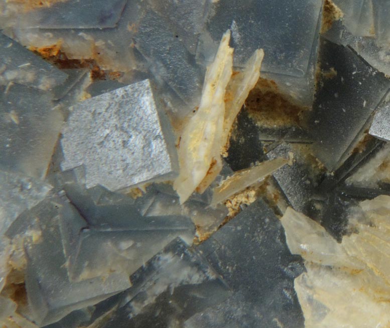 Fluorite with Barite on Quartz from Blanchard Mine, Hansonburg District, 8.5 km south of Bingham, Socorro County, New Mexico