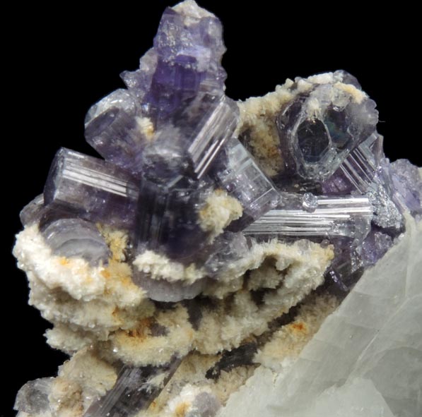 Fluorapatite with Bertrandite on Albite from Lavra da Golconda, near Governador Valadares, Minas Gerais, Brazil