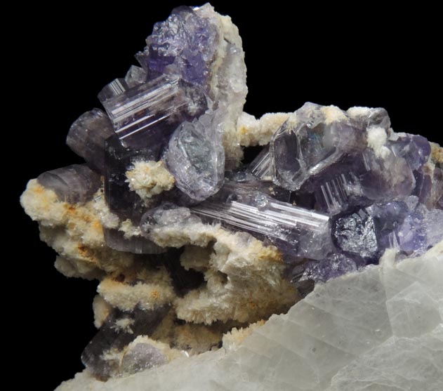 Fluorapatite with Bertrandite on Albite from Lavra da Golconda, near Governador Valadares, Minas Gerais, Brazil